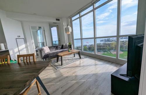 Fort York Apartment | Lux suite - City View - Steps to Rogers Centre & CN Tower