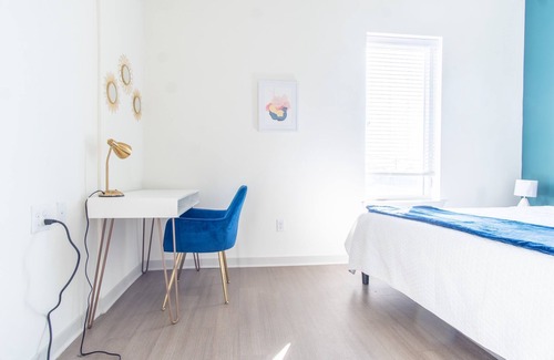 Butchertown Apartment | Luxe 1BR King *Free Garage Parking* | Pool + Gym B