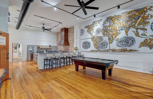 Wilmington Historic District Apartment | Luxe 220, Unit 3 - Pool Table & City View Penthouse, Managed by BlueStar Real Es