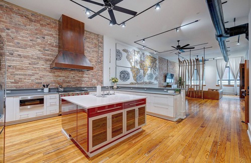 Wilmington Historic District Apartment | Luxe 220, Unit 3 - Pool Table & City View Penthouse, Managed by BlueStar Real Es