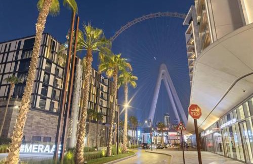 Dubai Apartment | Luxe 5BR Retreat Stunning Eye of Dubai Views in Prime Bluewaters