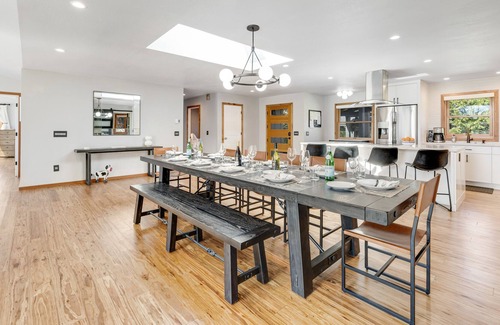 Freestone House | Luxe 6-acre compound with private pool, hot tub, 2 living areas & AC