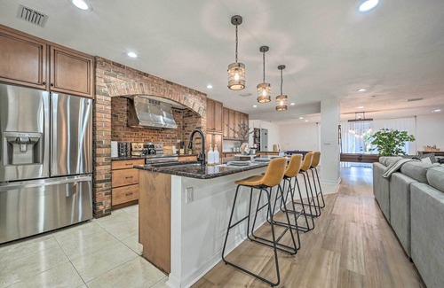 Limona Improvement Cottage | Luxe Brandon Oasis w/Private Pool & Hot Tub!
