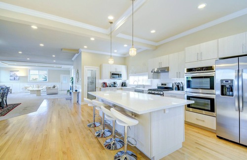 Federal Way House | Luxe Federal Way Rental - Walk to the Water!