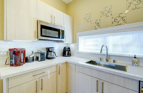 Federal Way House | Luxe Federal Way Rental - Walk to the Water!
