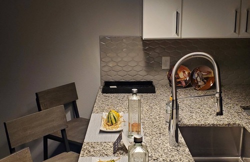 Greenwood Apartment | LUXE Gated INDY/Greenwood/Franklin