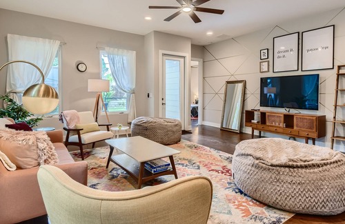 Greater South River City House | Luxe Home Sleeps 10, Neighborhood Pool, Minutes to Downtown ATX - by PMI Austin Metro