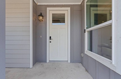 University Hills and Windsor Park House | Luxe Home! Sleeps 12+! Great for ACl, F1, + More!