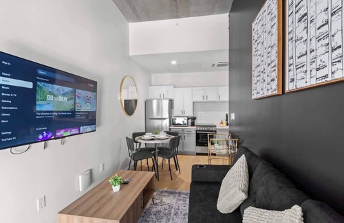 Charlotte Apartment | Luxe King 2BR Suite in South End Charlotte!
