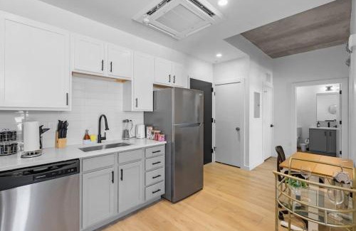 Charlotte Apartment | Luxe King 2BR Suite in South End Charlotte