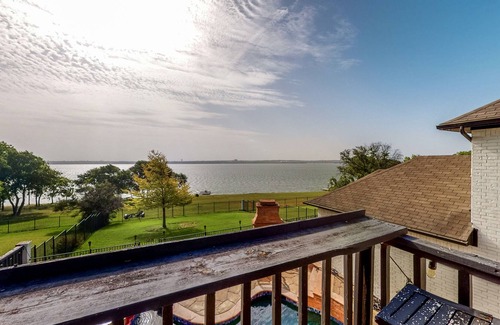 Rowlett House | Luxe Lakefront Home with Private Pool & Home Office