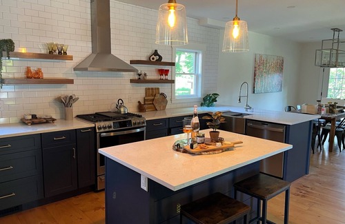 Weston House | Luxe Leaf-Peepers Dream in VT's Green Mountains