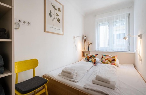 Orszagut Apartment | Luxe Living Apartment