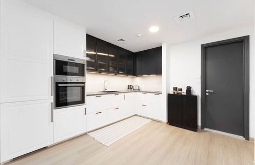 Jumeirah Lake Towers Apartment | Luxe Living in our Exquisite 1 Bedroom Apartment