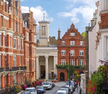 City of Westminster Apartment | Luxe Mayfair Duplex - Spacious 3BR Serviced Apartment