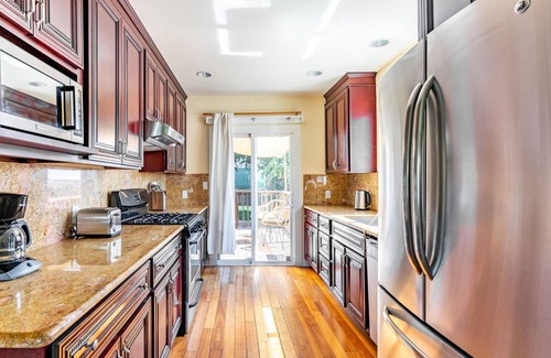 Menlo Park House | Luxe Menlo Park 4BR w/Patio & Yard, nr Tech HQ & Hikes, by Blueground