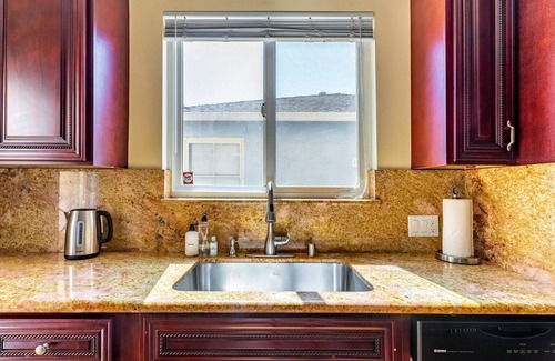Menlo Park House | Luxe Menlo Park 4BR w/Patio & Yard, nr Tech HQ & Hikes, by Blueground
