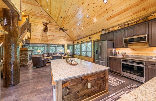 Gatlinburg - Pigeon Forge Cabin | Luxe Mountain Lodge: Heated Pool ~ Hot Tub ~ Glamping Dome