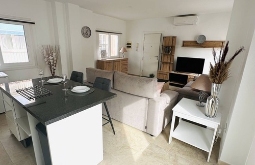 Carihuela Apartment | Luxe Oase,30 sec van Strand Jacuzzi op het dak