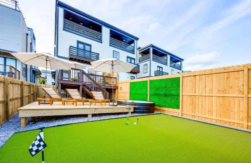 Talbot's Corner House | Luxe Pool Hot Tub & Game Room Downtown Nashville