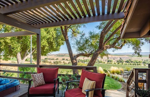 San Miguel House | Luxe Ranch with Hot Tub & Awesome Views of Vineyards and Horse Pastures.
