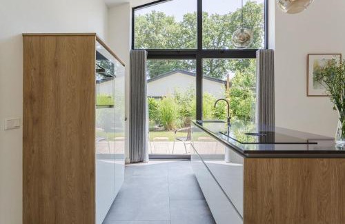 Waalre House | Luxe recreatiewoning midden in bosrijke omgeving 31L