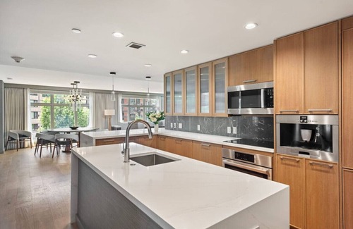 Snowmass Village Condo | Luxe Resort Penthouse - Ski in Ski Out 3 Bedroom