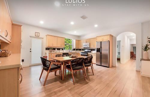 Ludlam House | Luxe Retreat with Private Beach & Pool Paradise L53
