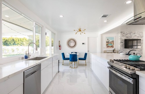 Racquet Club West Villa | Luxe Saltwater Pool Spa + Postcard perfect Views! Private Yard Location! Near DT