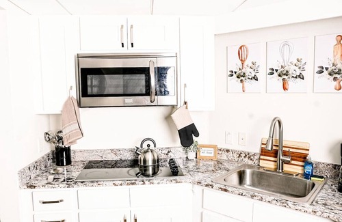 Fort Myers River District Apartment | Luxe Stay | Water & City View in Downtown Ft Myers