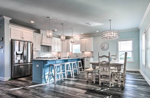 Dauphin Island House | Luxe Stilted Home w/Kayaks: Walk to Beach