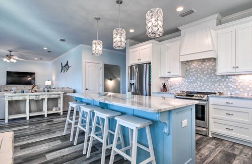 Dauphin Island House | Luxe Stilted Home w/Kayaks: Walk to Beach