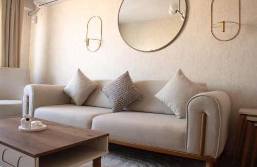 Esenyurt Apartment | Luxe Suite AY38