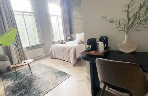Centrum House | Luxe Suite - New Bed - Wifi- Safe City Center