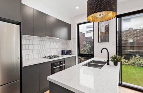 Capel Sound House | Luxe townhouse, one street back from the beach, holiday perfection (sleeps 6)