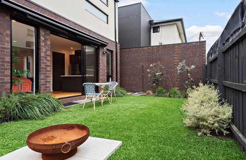 Capel Sound House | Luxe townhouse, one street back from the beach, holiday perfection (sleeps 6)