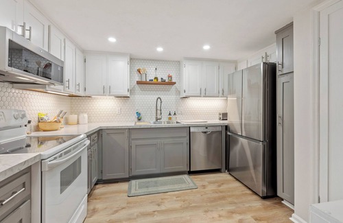 Tallahassee House | Luxe Urban Lodge - KingBed - Private Patio - FSU - TMH - Downtown