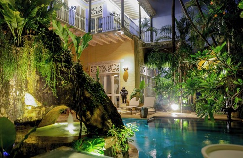 Centro Apartment | Luxe villa within Walled Town in Cartagena, adorned with masterpieces. 12 guests