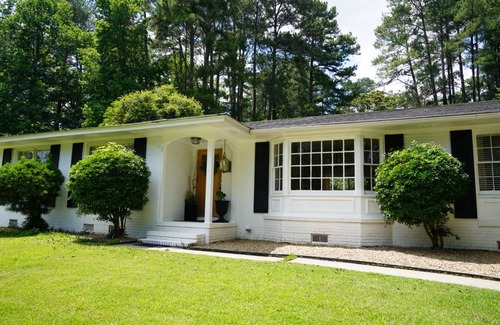 Augusta House | Luxe Villa ~ Relax, Unwind & Enjoy!