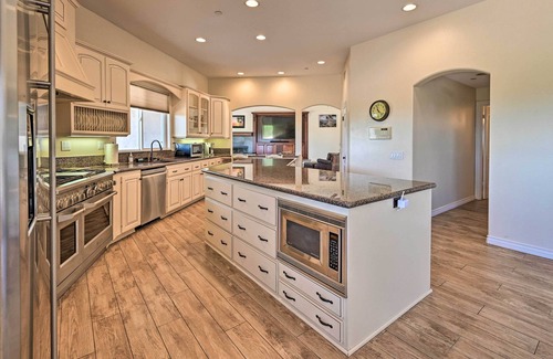 Vista House | Luxe Vista Getaway w/Private Pool & Hot Tub!