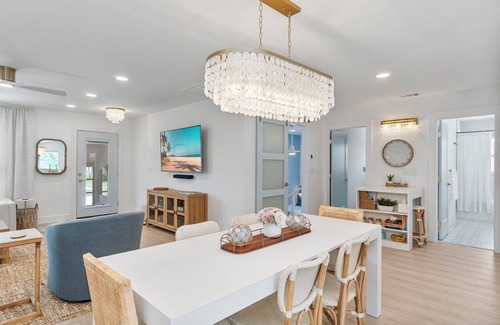 Naples Park House | LUXE: Walk to Beach - Designer 4BR w/Pool & Spa