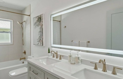 Naples Park House | LUXE: Walk to Beach - Designer 4BR w/Pool & Spa