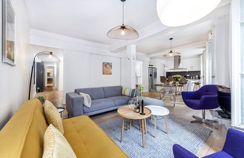 Montparnasse Apartment | LUXEMBOURG-PARISIAN AND BUSTLING SECTION OF THE ST GERMAIN NEIGHBORHOOD
