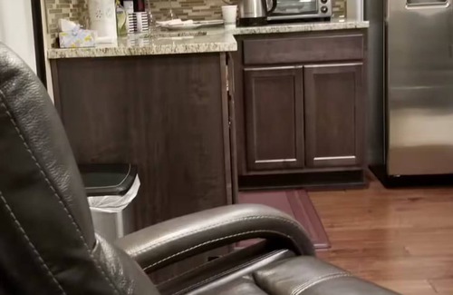 Parker House | Luxery Parker suite with full amenities , Near DTC, Downtown & Red Rocks