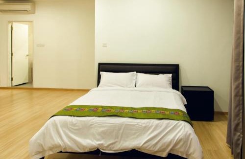 Tanjung Bungah Apartment | Luxfort 118 Service Suites