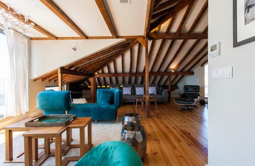 Lisbon Old Town Apartment | LuxLapa Duplex
