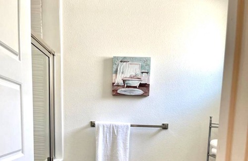 Pharr Apartment | Luxorous, stylish condo near Medical/south Mcallen