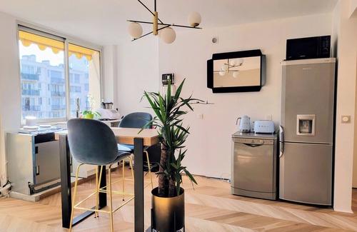 Ternes Apartment | Luxueux Appart Avec Balcon Proche Arc de Triomphe