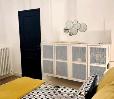 Musicians Quarter Apartment | Luxueux appartement, Carré d'Or, Square Mozart