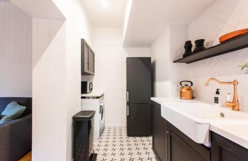 Combat Apartment | Luxuous loft in the jourdains'village-Imhost
